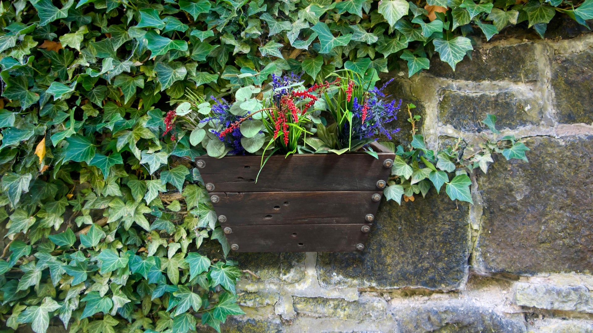 Reclaimed Oak Barrel Stave Planter | Rustic Wall Hanging Wooden Planter Box